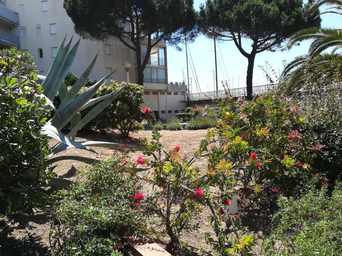 Studio Cabine Vue Port Avec Parking Prive, Piscine, Parc, Boulodrome Agde Kültér fotó